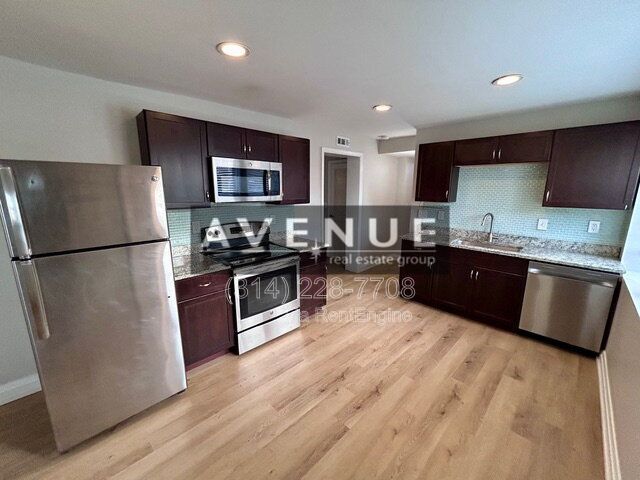 Photo - 4370 Swan Ave