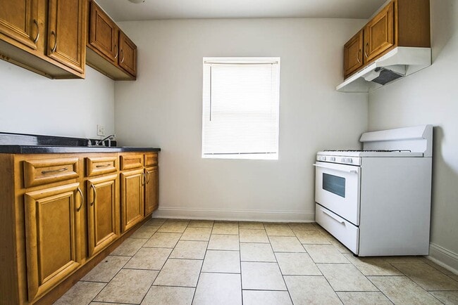 Building Photo - 7920-26 S Evans Chicago, IL 60619