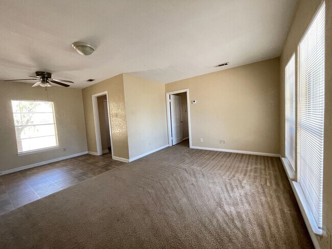 Photo - 807 W Dean Ave