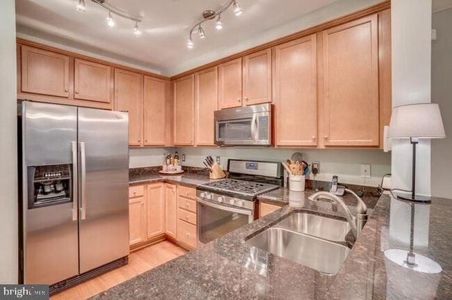Photo - 2291 Kew Gardens Dr