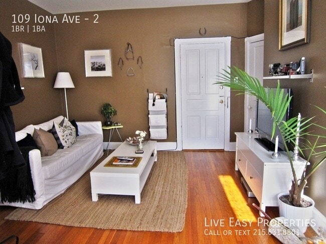 Photo - 109 Iona Ave Unit 2