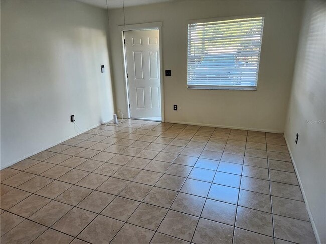 Photo - 1120 36th St W