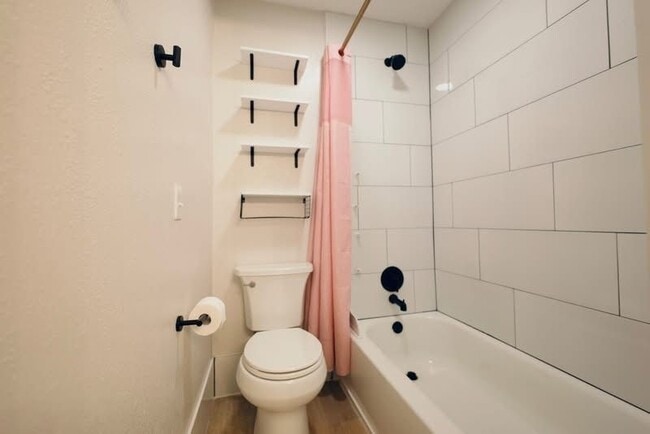 Photo - 217 Devon St