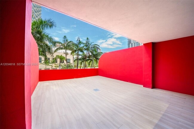 Photo - 90 NE 32nd St Unidad 203