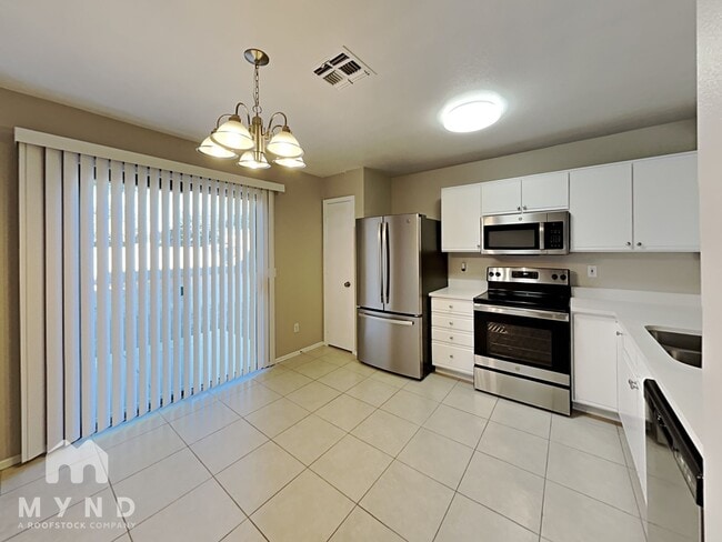 Building Photo - 12459 N Pablo St