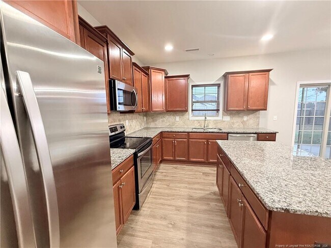 Photo - 471 Century Dr