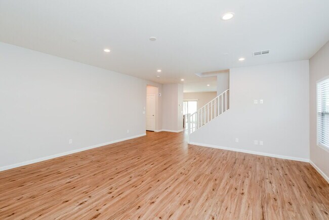 Photo - 17110 N 184th Dr