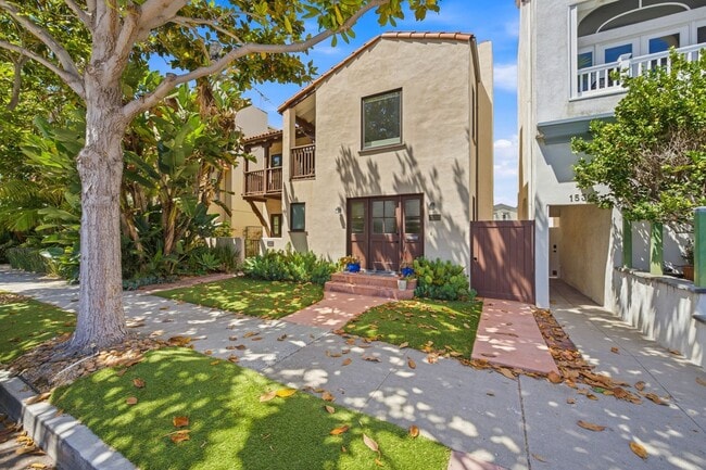 Building Photo - 1520 Miramar Dr Unit 1520 Miramar Dr