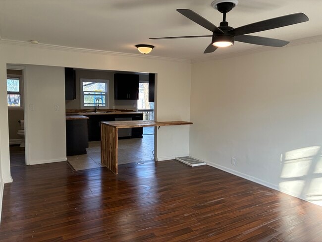 Photo - 3805 Burrus St