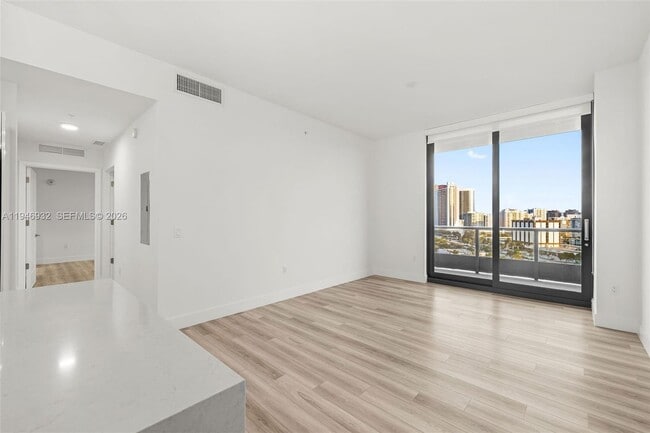 Photo - 101 Diplomat Pkwy Unit 1706