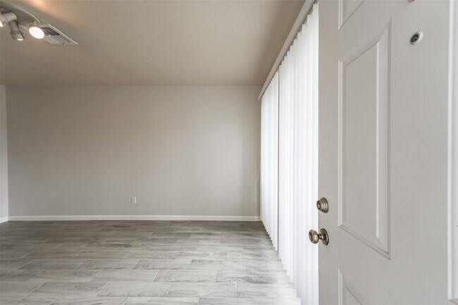 Photo - 15222 Wickbriar Dr