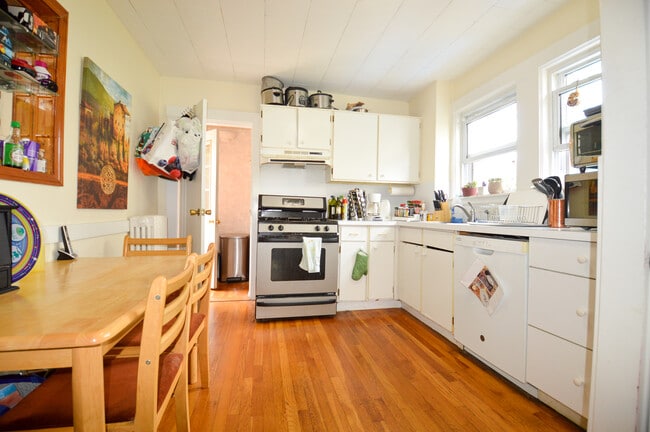 22 Cresthill Rd
