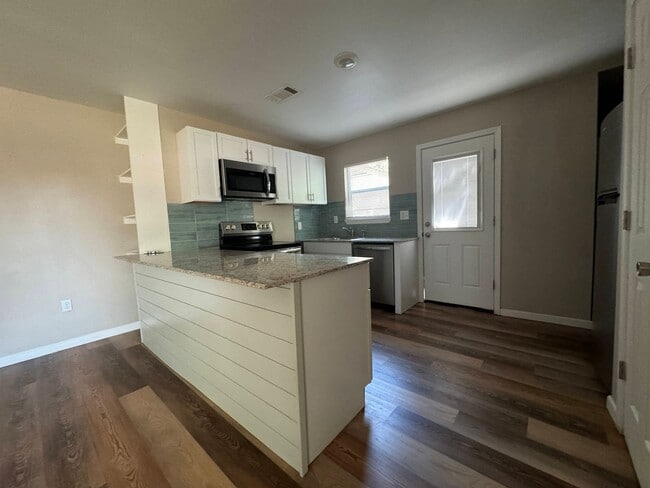 Photo - 1714-1716 Stewart St Unit 1714 Stewart