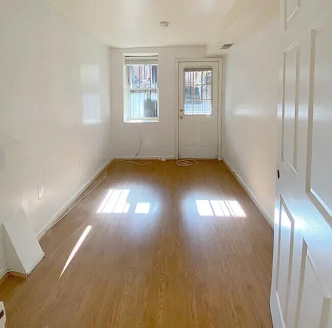 1318 13th St NW Unit 1318 St. NW English Basement