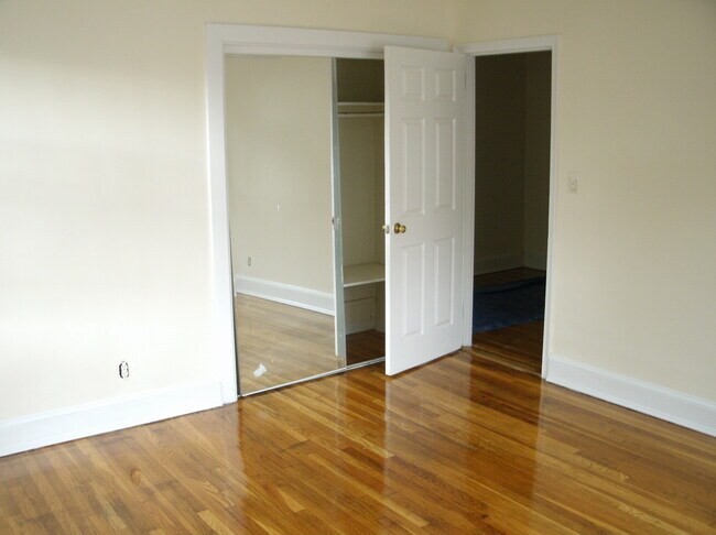 Photo - 5301 Glenwood Rd Unit 1