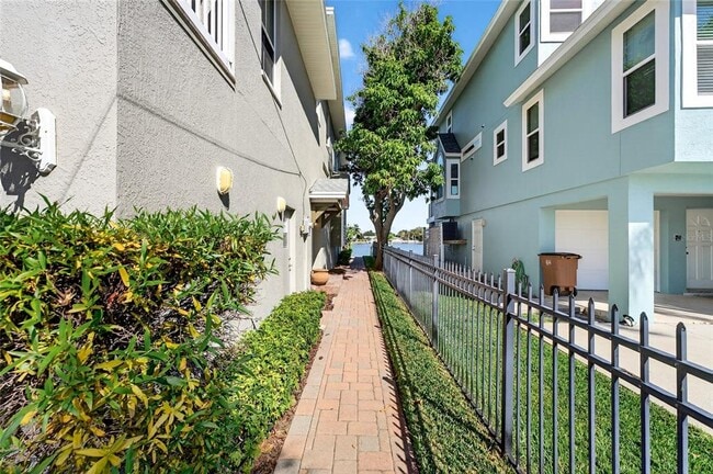 Photo - 2509 Bay Blvd