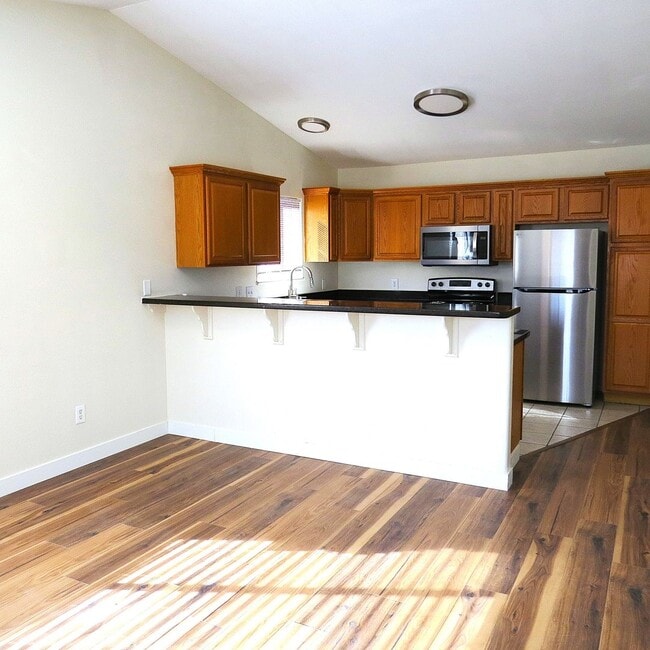 Photo - FREE RENT UNTIL THE END OF THE MONTH!!!