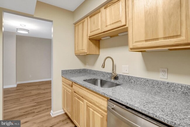 Photo - 3800 Fairfax Dr Unit 612