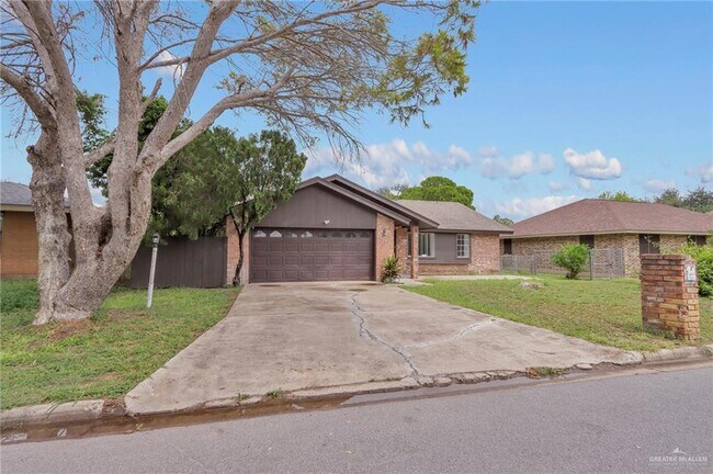 Photo - 23 E Helmer St