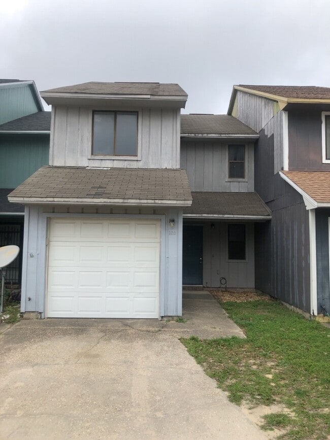 Building Photo - 320 Olympia Ct