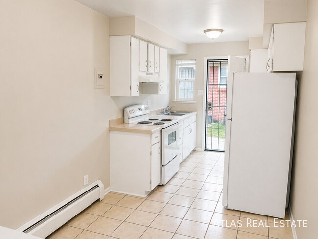 Photo - 1755 Chester St Unit 2