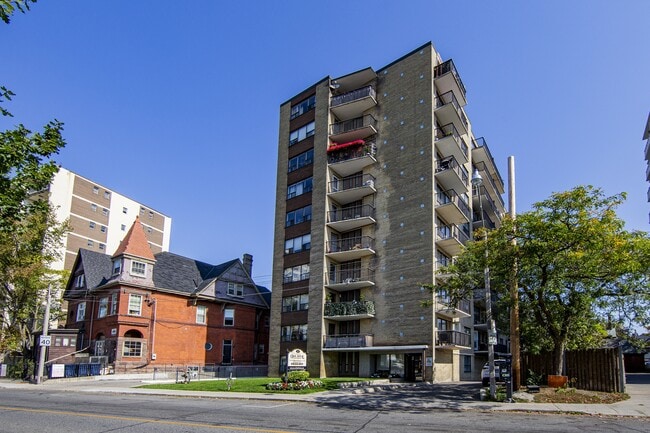 Building Photo - 267 St. George Street