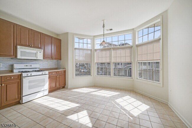 103 Crown Ct