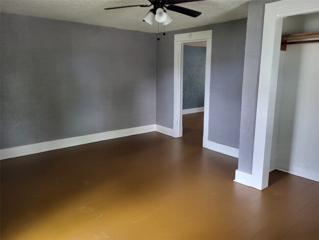 Building Photo - 4401 Ave Q 1/2 Rental