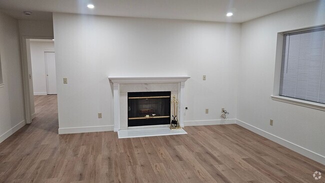 Building Photo - 13483 Nicola Rd Rental