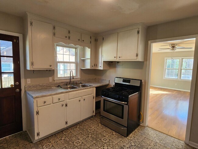 Photo - 1108 Norwood St