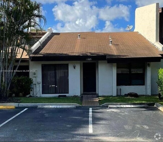 Building Photo - 3325 Oak Dr Rental