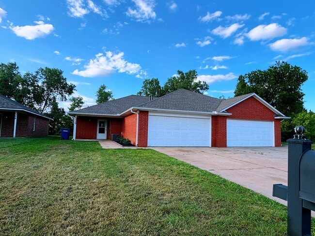 left unit of the duplex - 5320 W 7th Ave