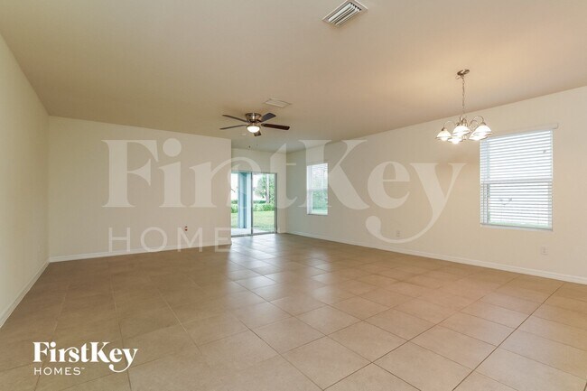 Photo - 604 SW 6th Ave