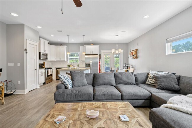 Photo - Stunning Tuscany Village Townhouse!