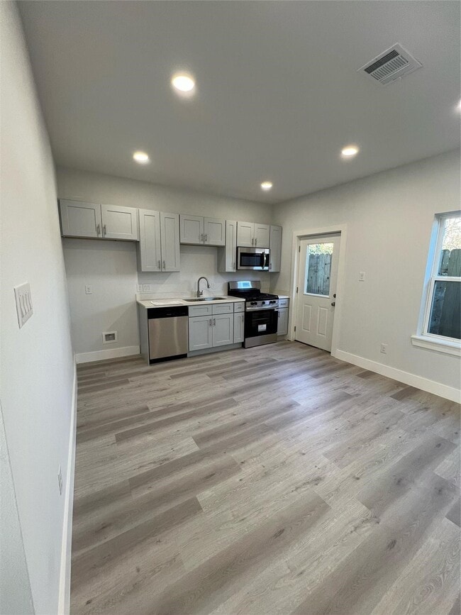 Photo - 3537 Alderfer St