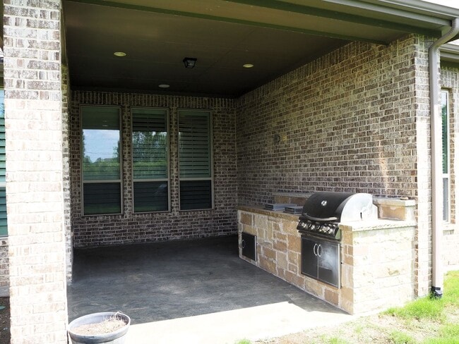 Photo - 909 Fenceline Dr