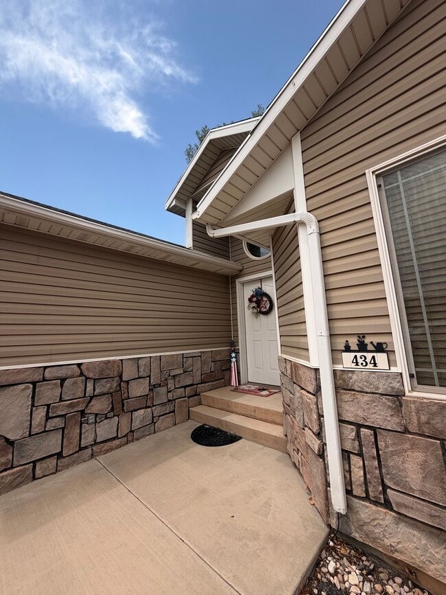 Photo - 434 W 1600 N