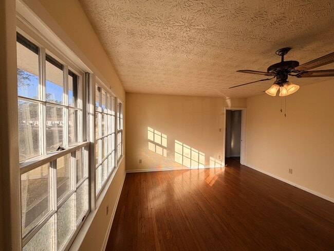 Photo - 4112 Oak Dr