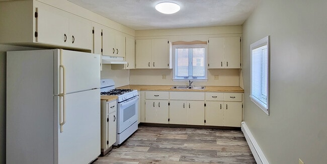 Kitchen - 128 Malden St Unit 2nd floor