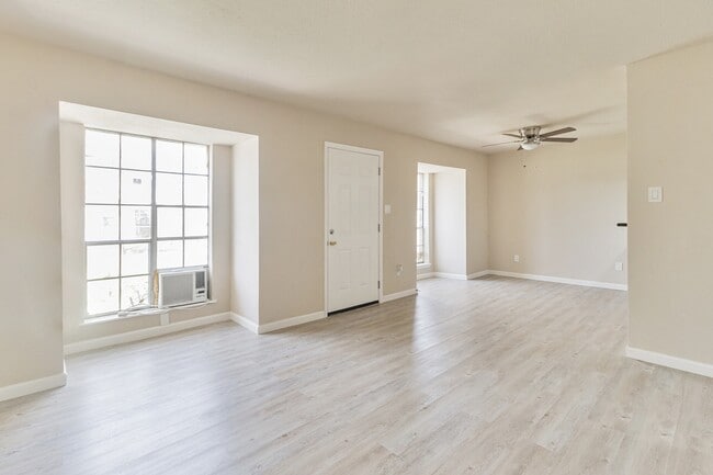 Photo - 6815 Beachwood St Unit 1