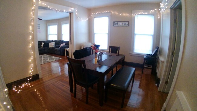 Photo - 522 Morris St