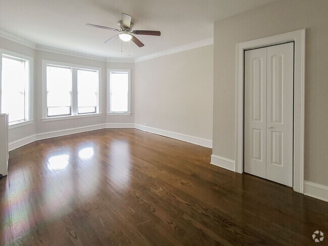 Building Photo - 5069 N Wolcott Ave Unit 5075-1 Rental