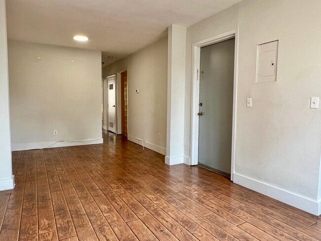 Photo - 183 MONTGOMERY St Unit 3