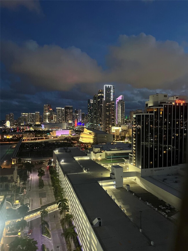 Building Photo - 1750 N Bayshore Dr Unit 2606