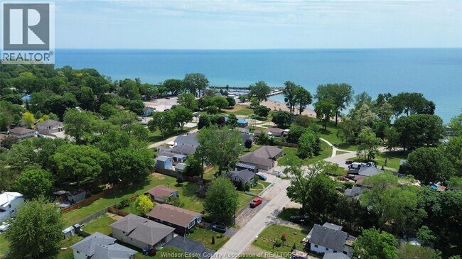 Photo - 325 Dunn Rd