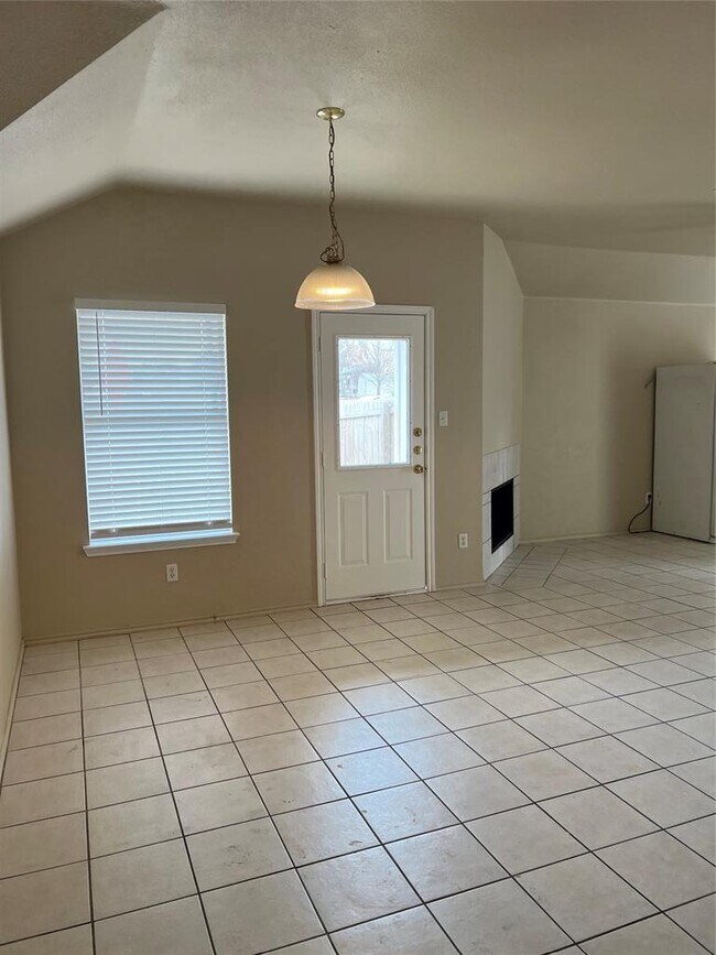 Photo - 1618 Cottonwood Ct