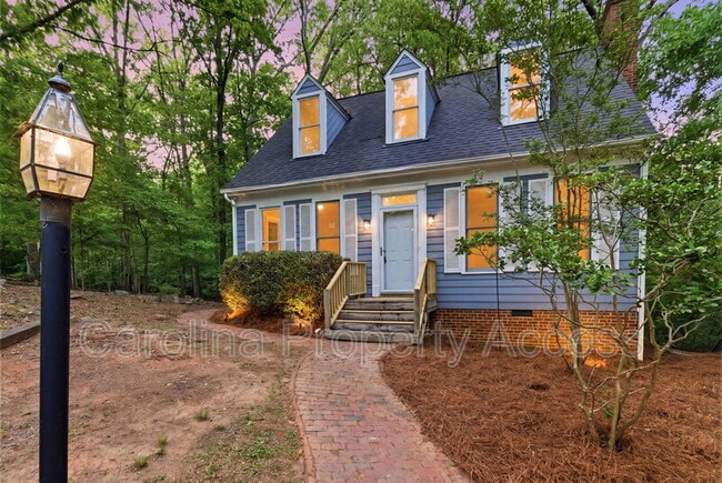 Building Photo - 102 Markham Dr