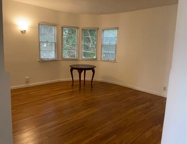 Living room - 1123 12th St Unit B
