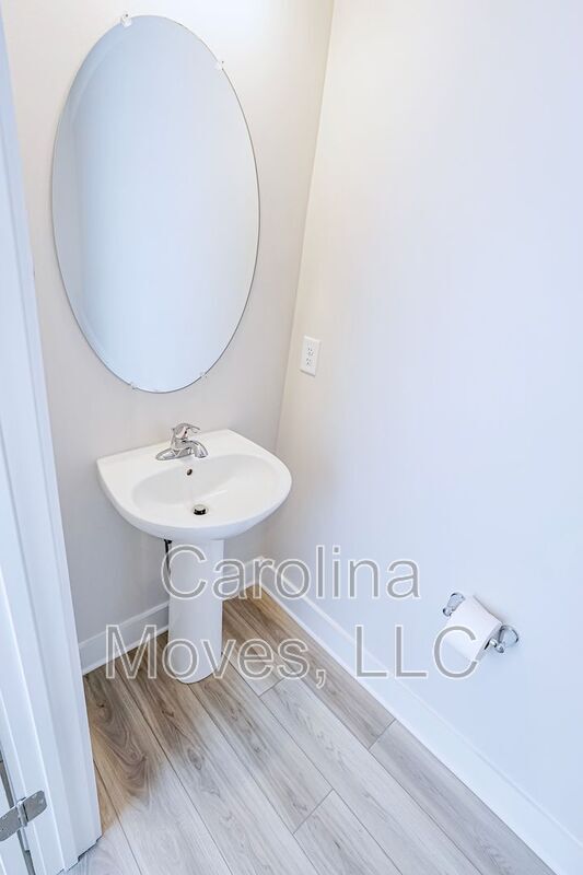 Photo - 1358 Maplesmith Wy