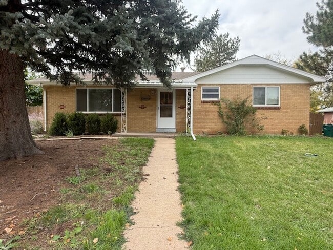 Building Photo - 2ND MONTH FREE FOR LEASE BY OCT 16TH!